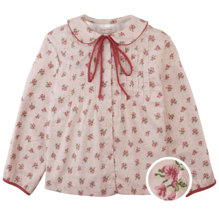 Gingersnaps Blouse Caridad roze met bloemenprint, knoopsluiting en rode afwerking aan de mouwen.