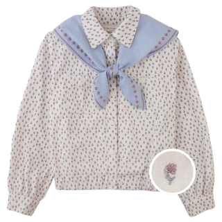 Gingersnaps Blouse Muriel Bloemenprint Creme Met Sjaal met kleine bloemenprint en afneembare lichtblauwe sjaal.