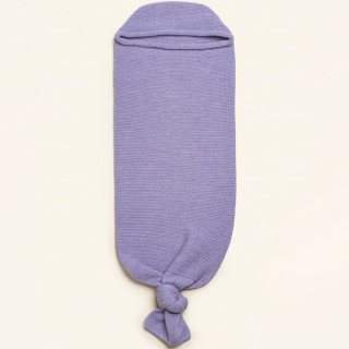 HVID Cocoon Lilac van paarse merinowol met verstelbare knoop aan de onderzijde