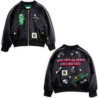 Mini Rodini Jas Zwart United Aliens Unlimited kinderjas met patches, borduursels en sportieve details.