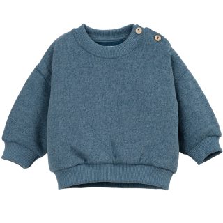 Play Up Sweater Blauw met ronde hals, schouderknoopjes en comfortabele ribboorden.