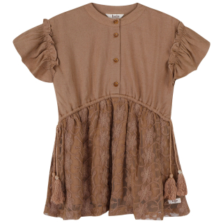 Baje Studio jurk bruin bloemen franjes claudie brown coconut met geborduurde bloemenrok en knoopsluiting