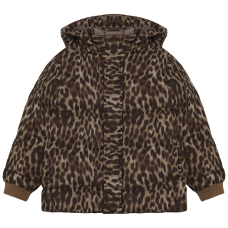 Voorkant van de Enfant Winterjas Pine Bark Bruin Panterprint, Jacket Quilt AOP model 240458 met afneembare capuchon.