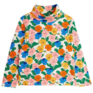 Mini Rodini Violas AOP Turtleneck in de kleur Multi met een all-over print van gele, blauwe, roze en oranje viooltjes en een comfortabele col.