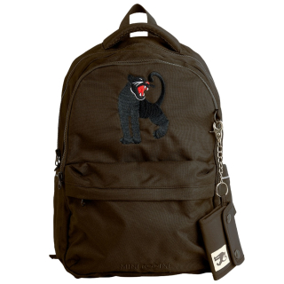 Mini Rodini Panther Emb School Backpack in bruin met een grote geborduurde zwarte panter op de voorkant, ruim voorvak met ritssluiting en een afneembare portemonnee aan de zijkant.