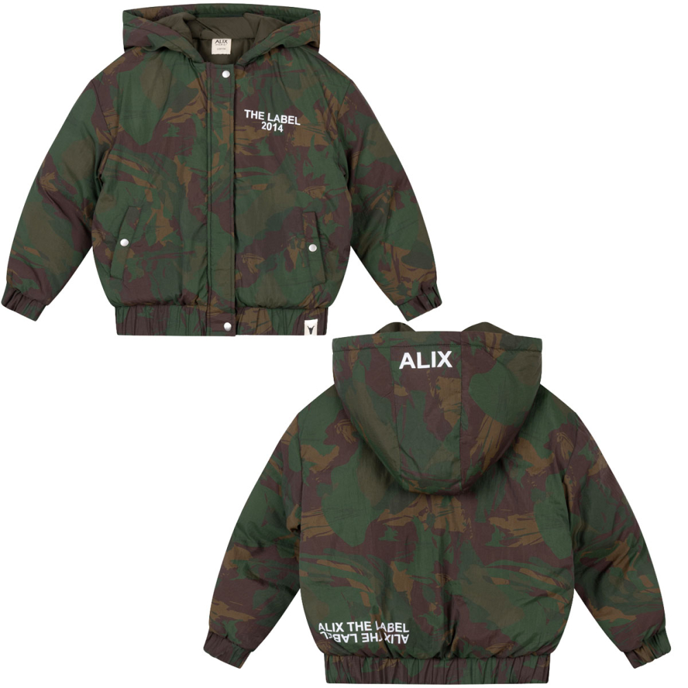 Alix Mini camouflage pufferjas Army groen met capuchon en ALIX The Label-details

