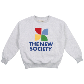 The New Society sweater lichtgrijs melange met multicolor logo in rood blauw geel groen en donkerblauwe tekstprint – comfortabele kindersweater.