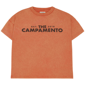 The Campamento T-shirt bruin met Est The Campamento print voor kinderen